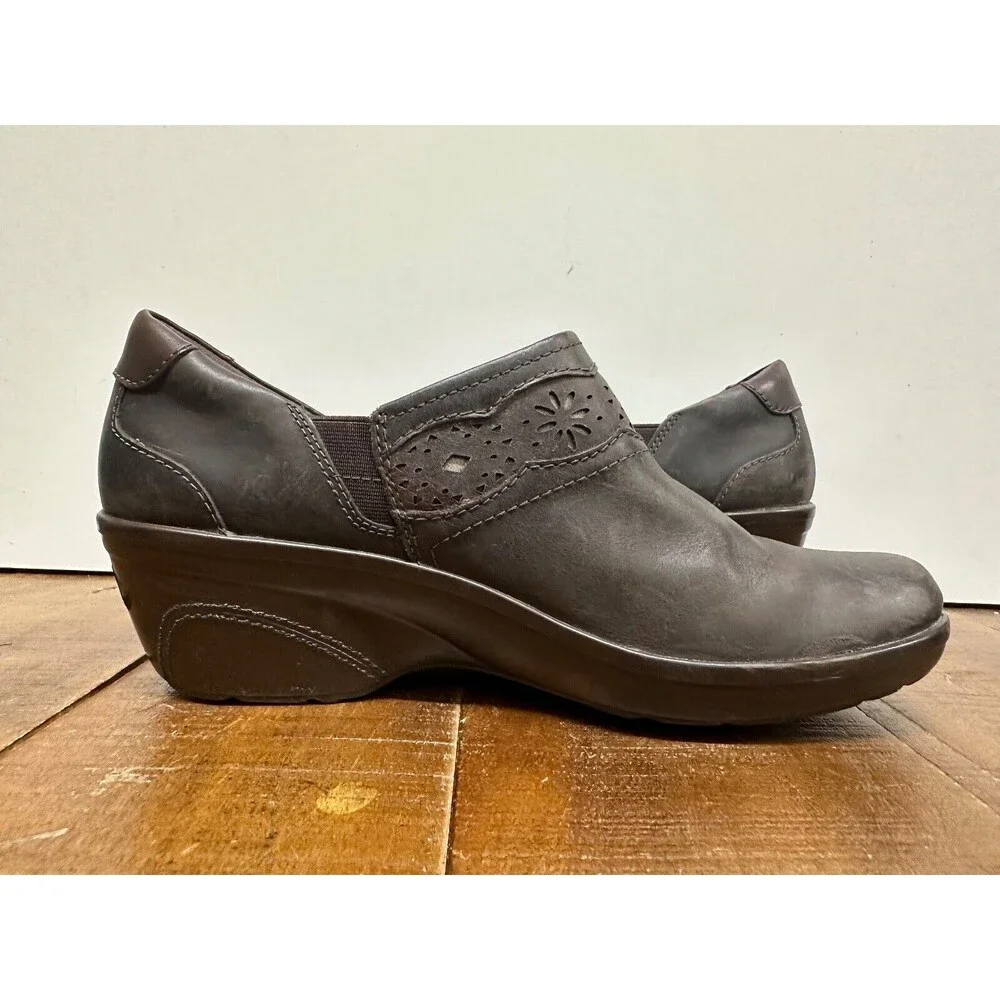 Clarks Black women size 9 M brown leather loafer comfort clogs 20701
